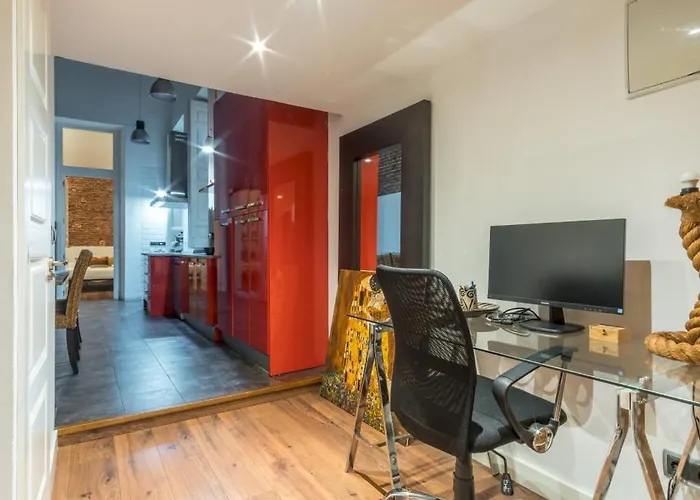 Downtown Duplex - 2 Bedrooms 2 Bathrooms - Opera